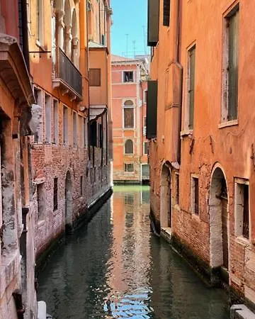 Apartamento San Marco With Canal View